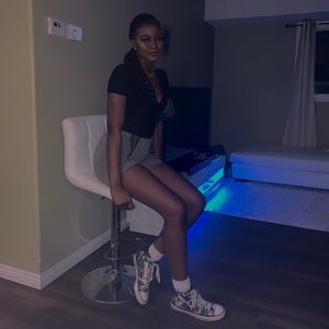 Meet your Posher, Stephanie